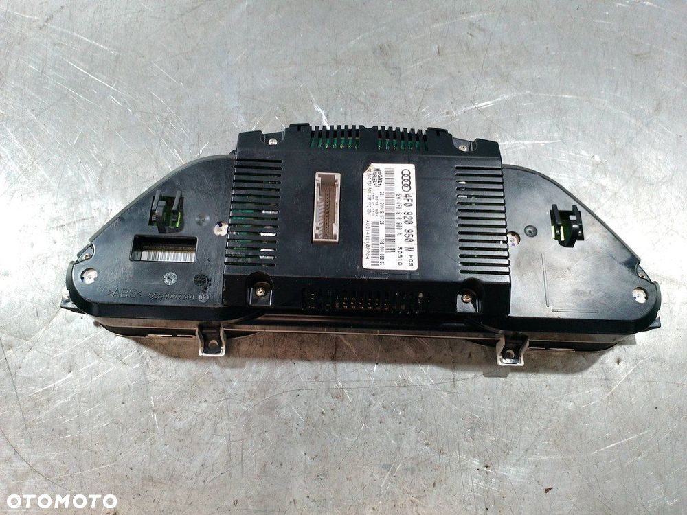 LICZNIK AUDI A6 C6 4F0920950M 5550007301 3.2 FSI - 5