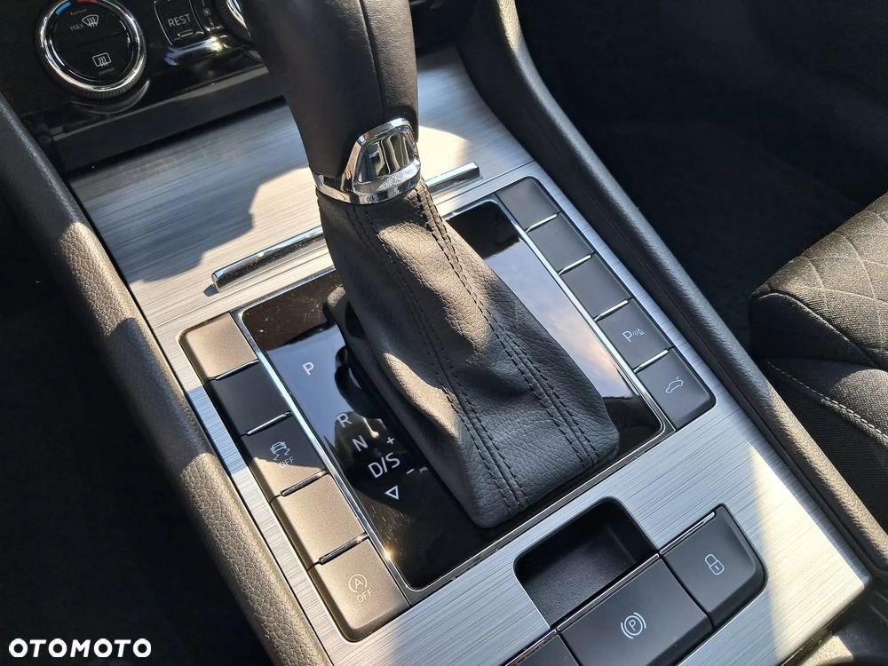Skoda Superb 2.0 TDI SCR Ambition DSG - 23