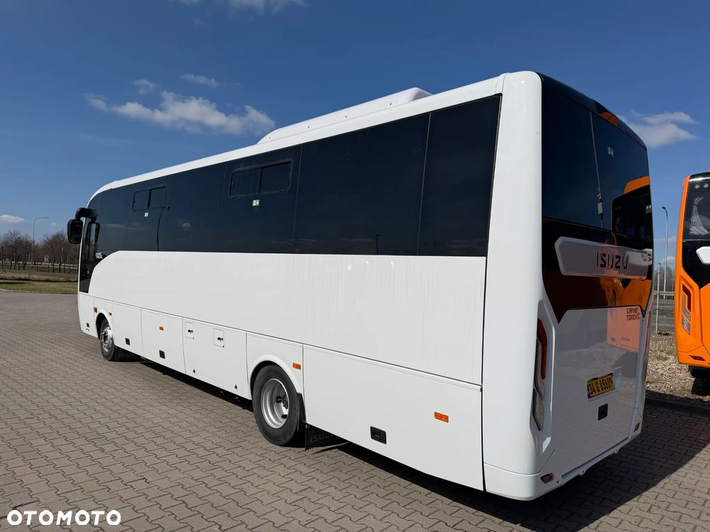 Isuzu Grand Toro XL - 5