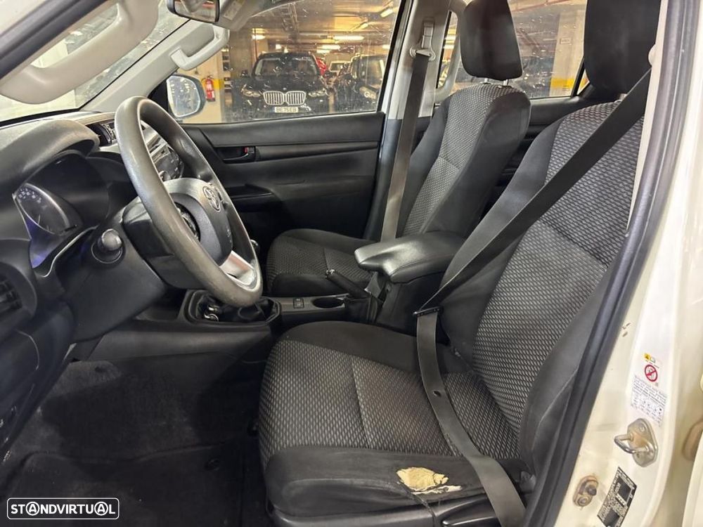 Toyota Hilux 2.4 D-4D 4WD CD - 7