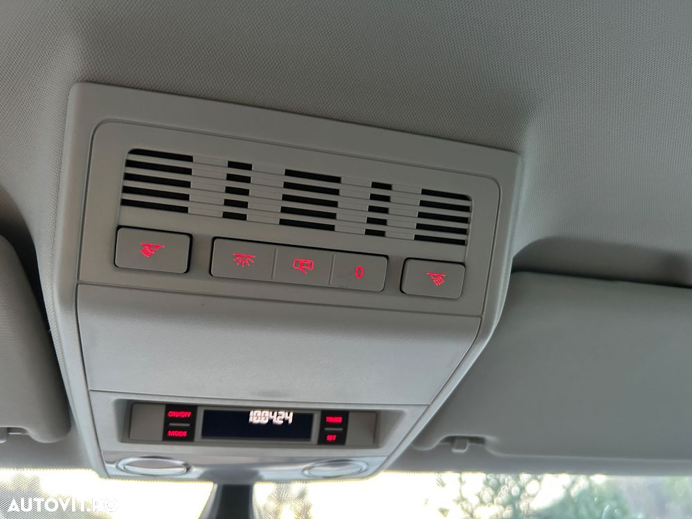 Volkswagen Multivan - 26