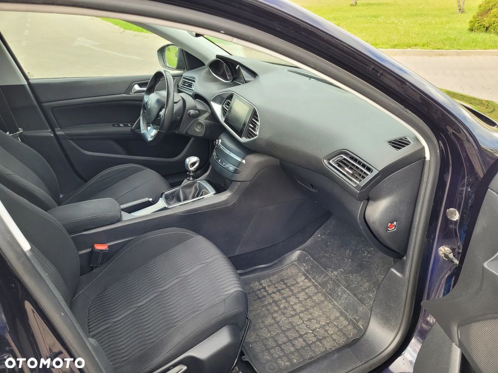 Peugeot 308 1.2 PureTech Allure S&S - 13