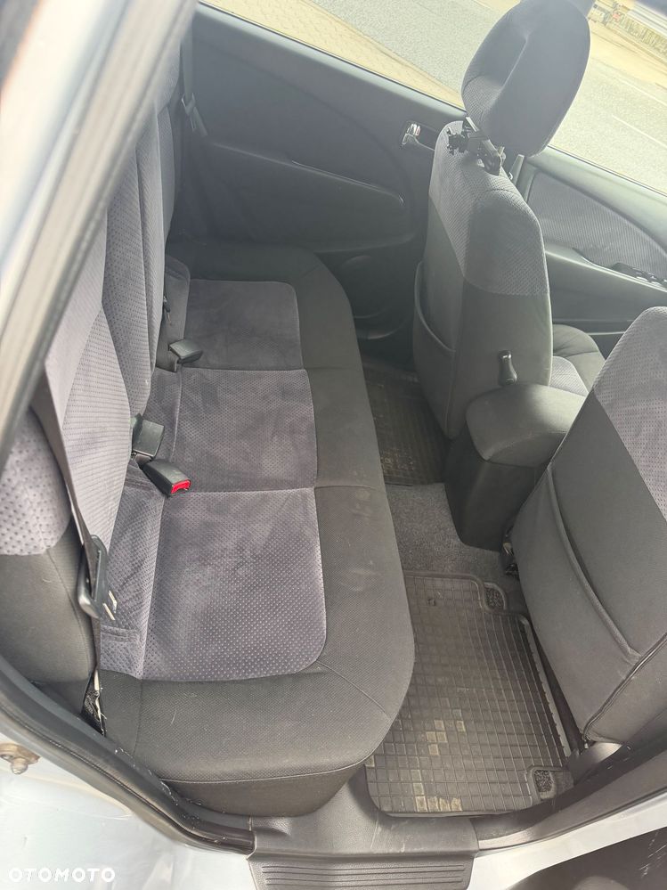 Mitsubishi Outlander - 6