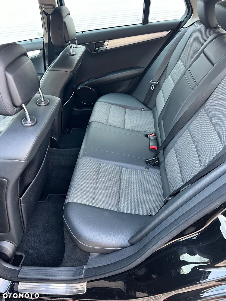Mercedes-Benz Klasa C 220 CDI Avantgarde Edition - 11
