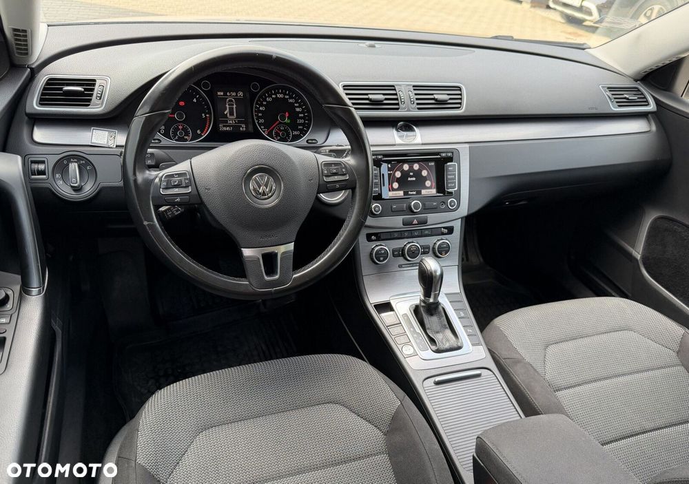 Volkswagen Passat - 19