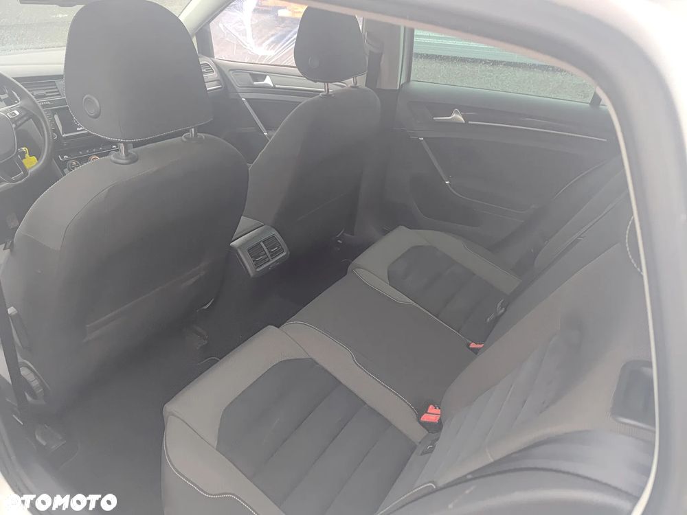 Volkswagen Golf 1.6 TDI Trendline - 24