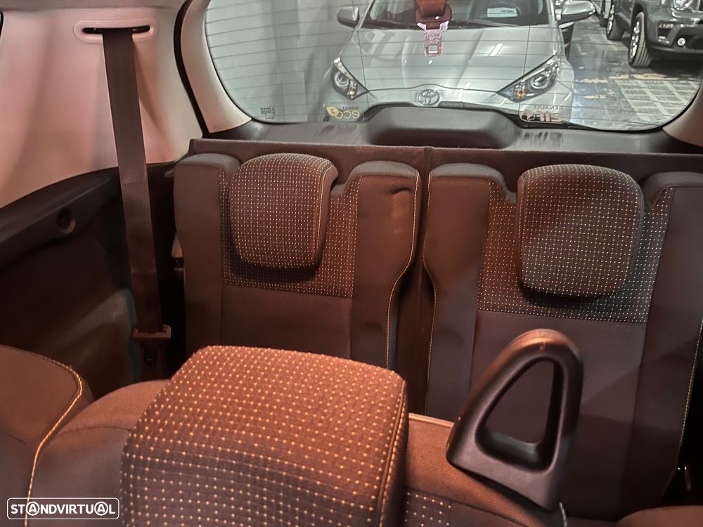 Renault Grand Scénic 1.5 dCi Dynamique S 7L - 41