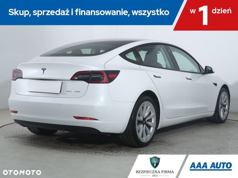 Tesla Model 3 - 6