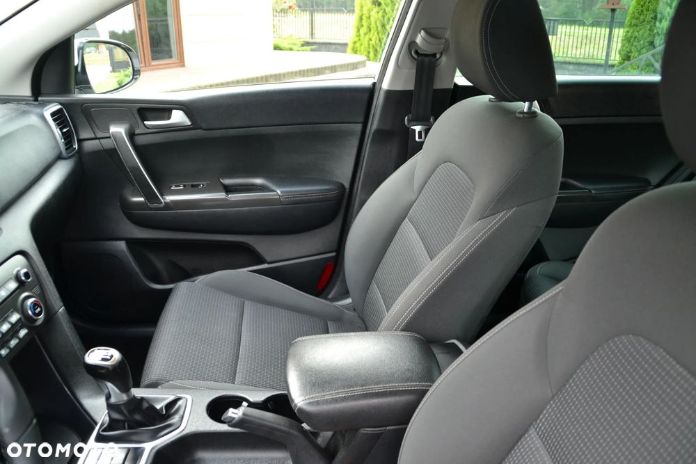 Kia Sportage 1.6 GDI 2WD Dream-Team Edition - 25