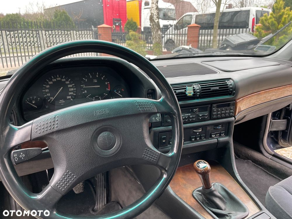 BMW Seria 7 735i - 10