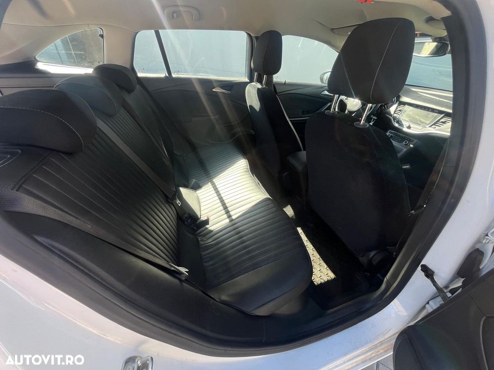Opel Astra 1.6 CDTI ECOTEC Dynamic Aut. - 10