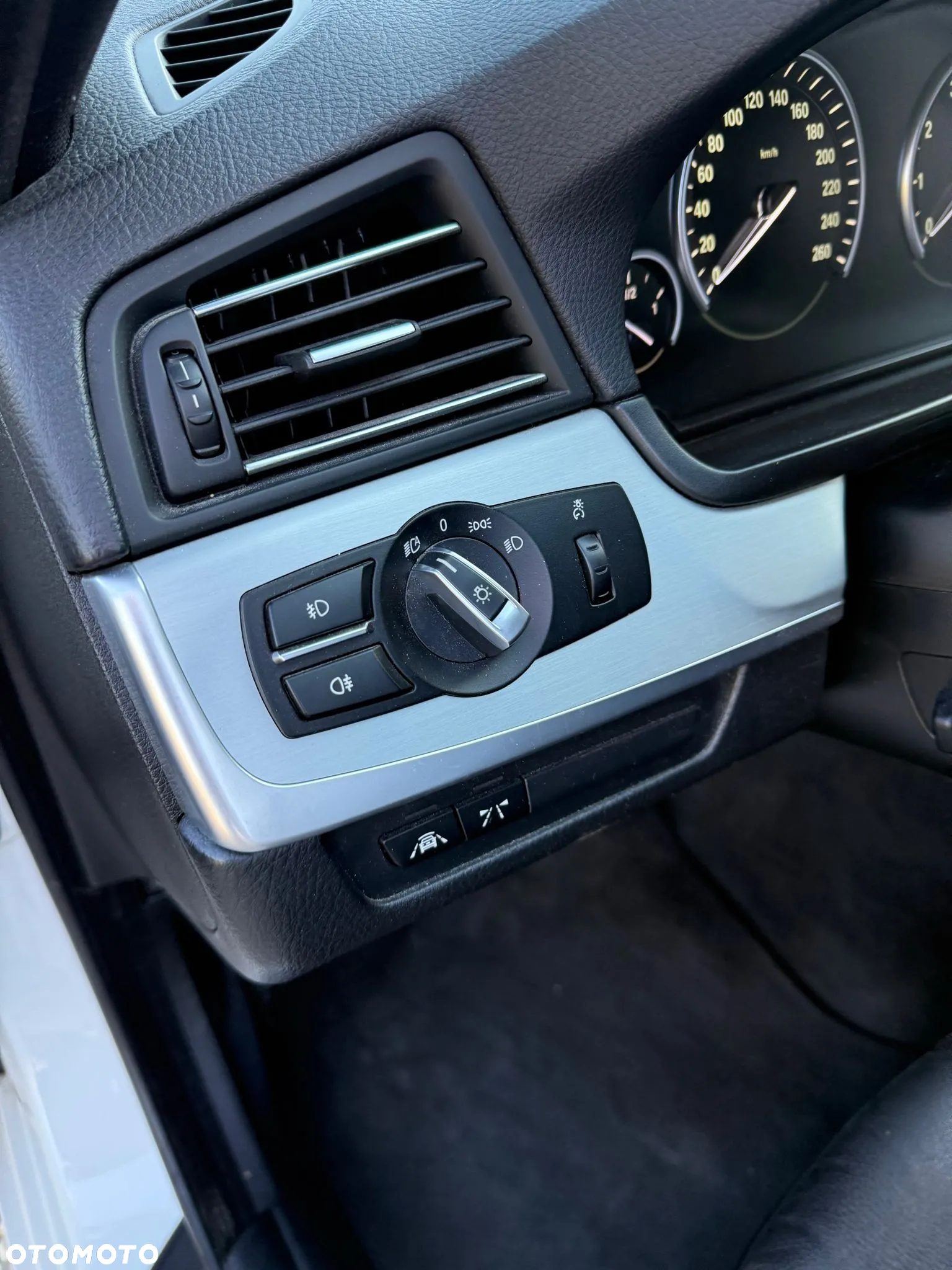 BMW Seria 5 528i xDrive Touring Sport-Aut - 16