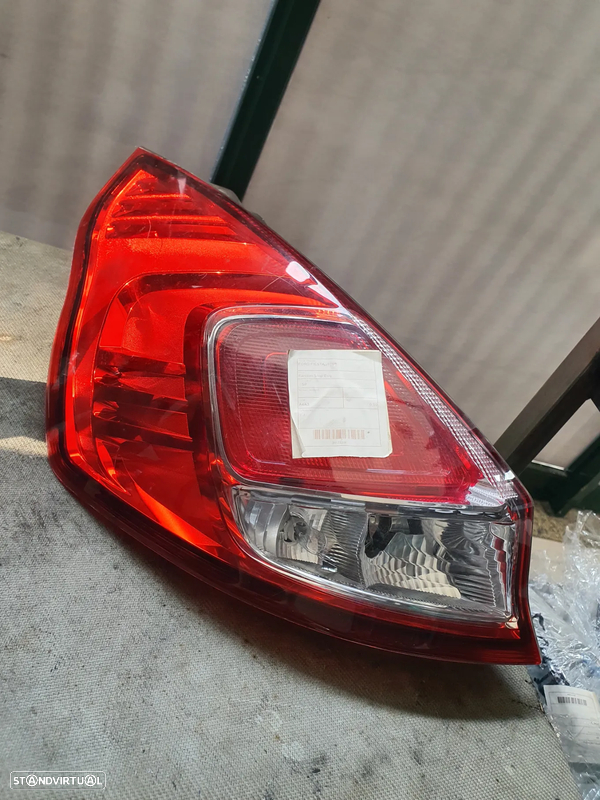 FAROLIM FORD FIESTA 08- / C1BB13405A