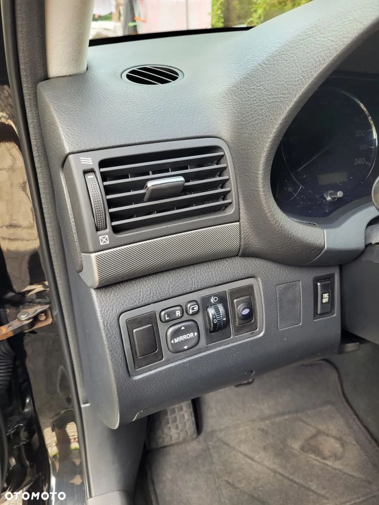 Toyota Avensis 2.0 D-4D Sol - 9