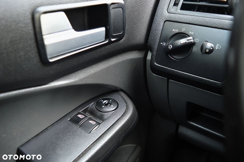 Ford Focus C-Max 1.6 TDCi Ambiente - 23