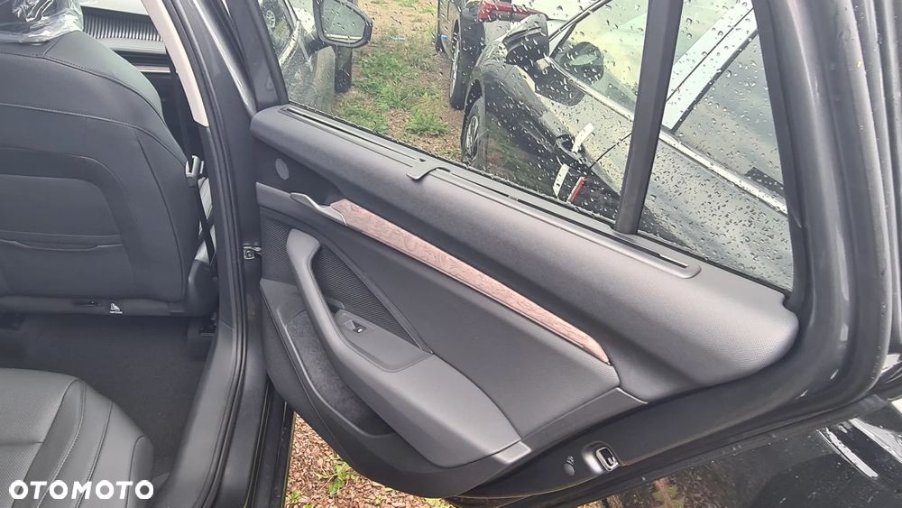 Skoda Superb 2.0 TDI SCR 4x4 L&K DSG - 6