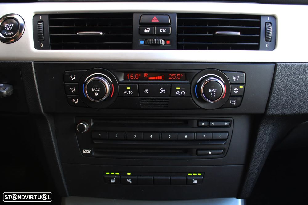 BMW 330 i Auto - 43