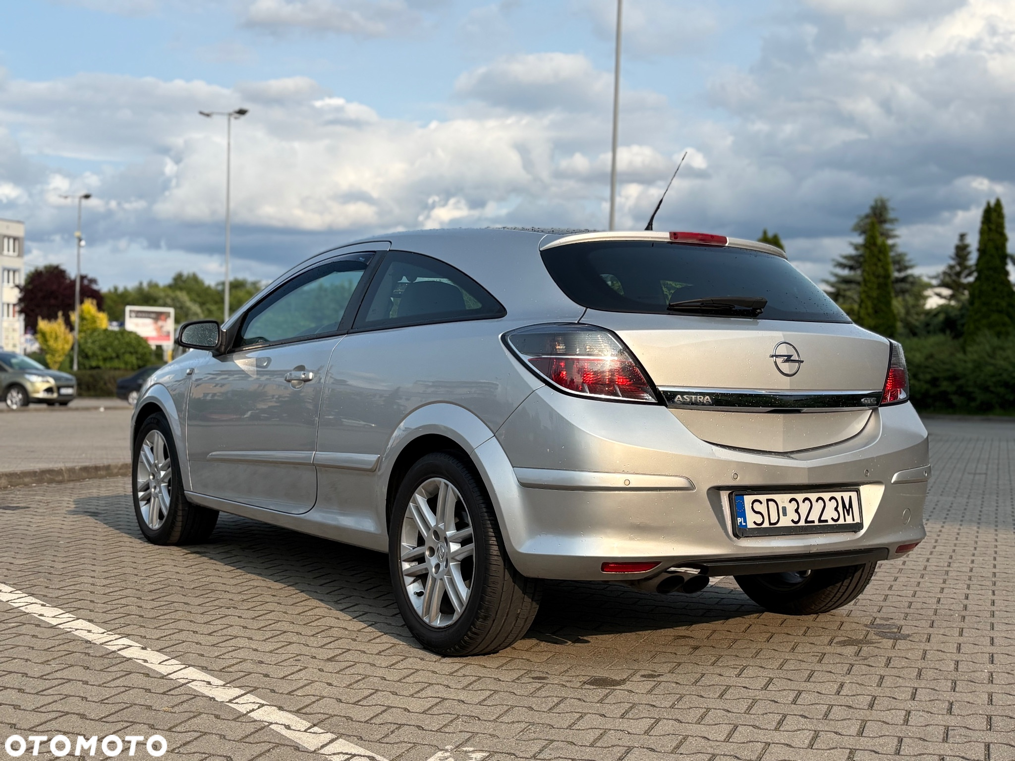 Opel Astra GTC 1.6 Sport - 3