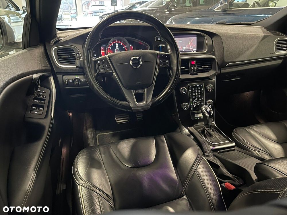 Volvo V40 T4 Drive-E R-Design Momentum - 11