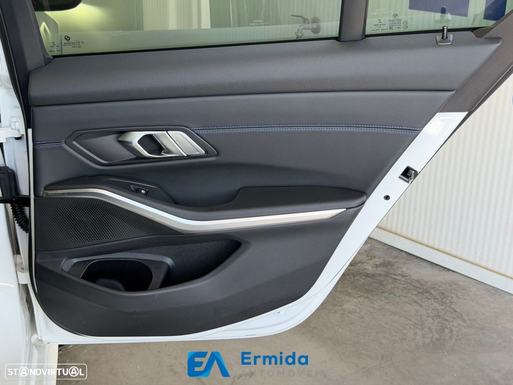 BMW 330 - 49