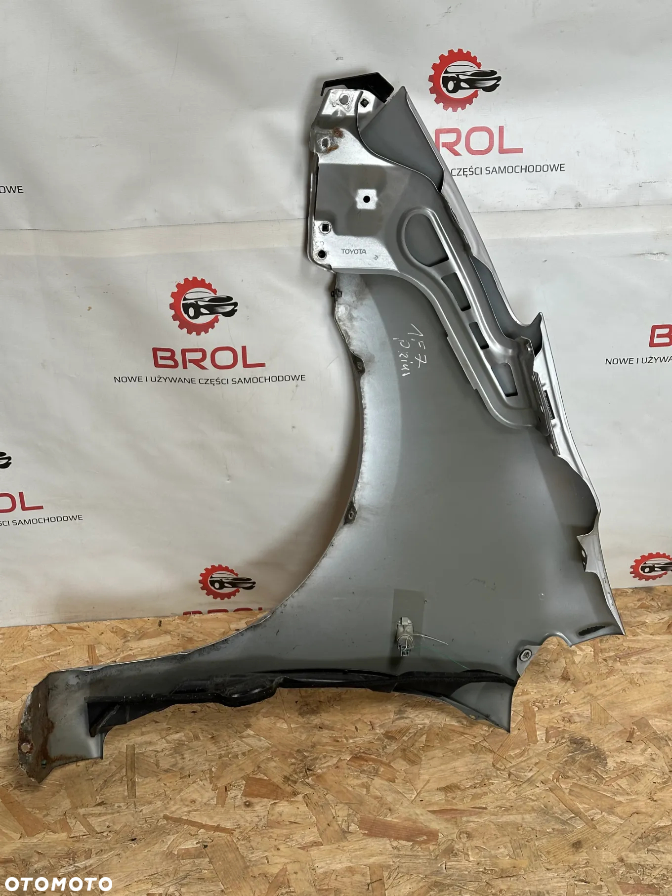 BŁOTNIK PRZEDNI PRAWY TOYOTA PRIUS II   1F7 - 5