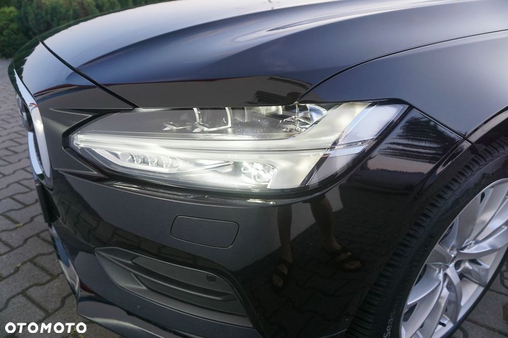Volvo V90 D4 Momentum - 26