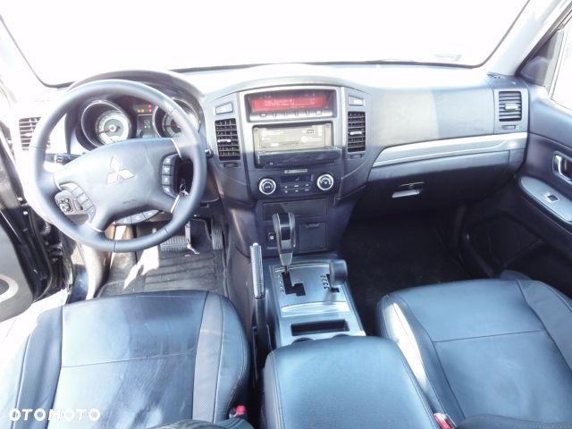 Mitsubishi Pajero 3.2 DID Instyle - 12