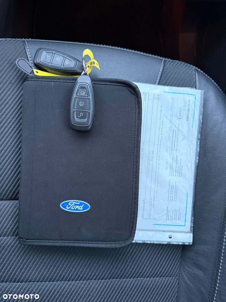 Ford Kuga 1.6 EcoBoost 2x4 Titanium - 39