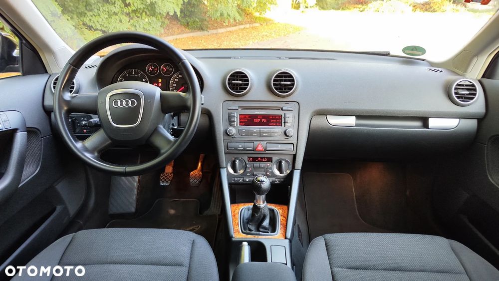 Audi A3 Sportback 1.6 Ambiente - 28