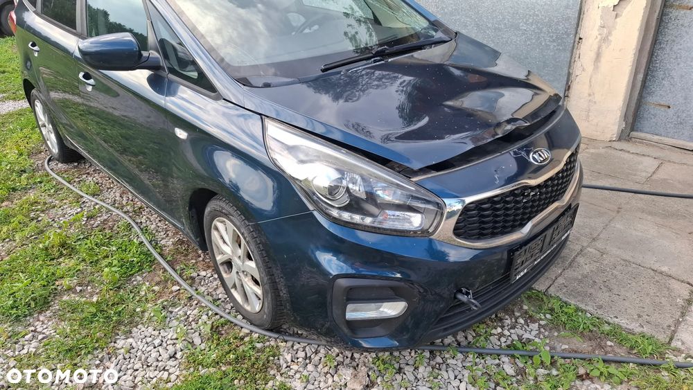 Kia Carens - 1