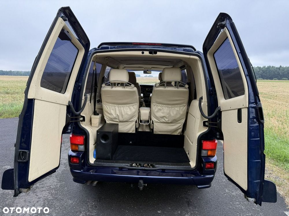 Volkswagen Multivan - 11