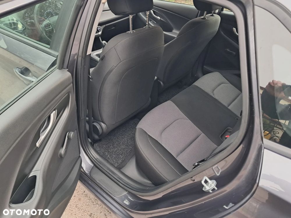 Hyundai i30 1.4 Comfort - 17