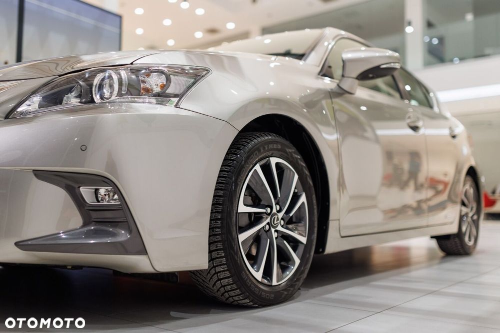 Lexus CT - 12