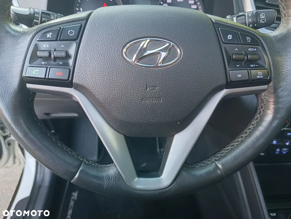 Hyundai Tucson blue 1.7 CRDi 2WD DCT Premium - 23