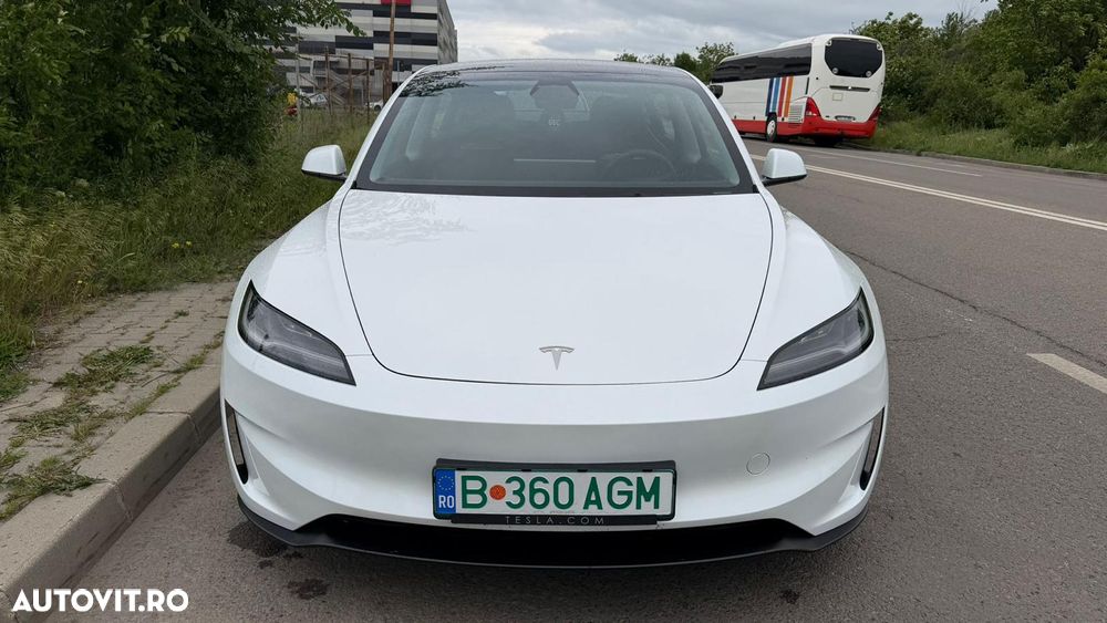 Tesla Model 3 Performance - 2