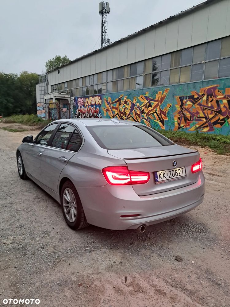 BMW Seria 3 318d - 9