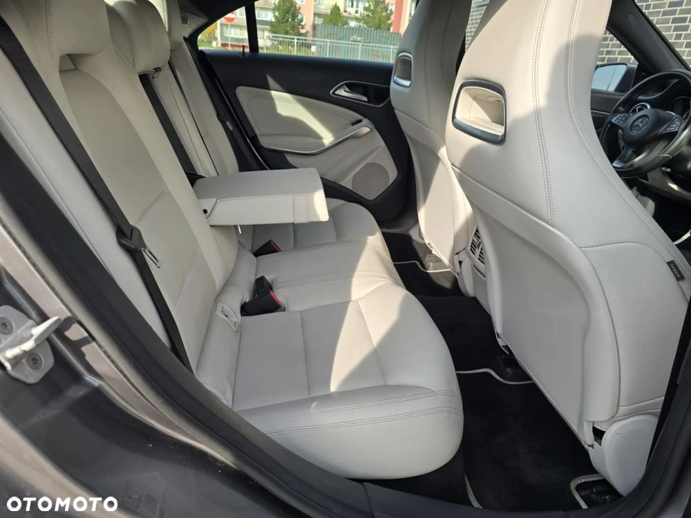 Mercedes-Benz CLA 250 4-Matic - 25