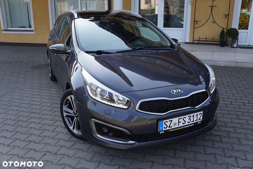 Kia Ceed 1.6 CRDi 136 DCT ISG Platinum Edition - 3
