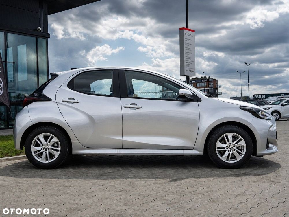 Toyota Yaris - 4