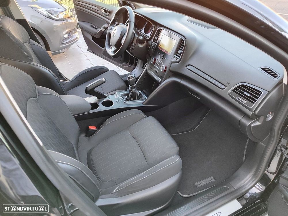 Renault Mégane 1.3 TCe Limited J17 - 10
