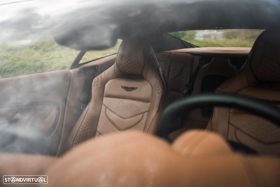 Aston Martin DBS Coupe Superleggera - 13