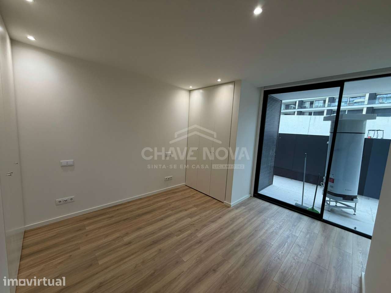 T1 Novo c/ Lugar de Garagem em Santa Marinha (VL8) - Grande imagem: 3/8