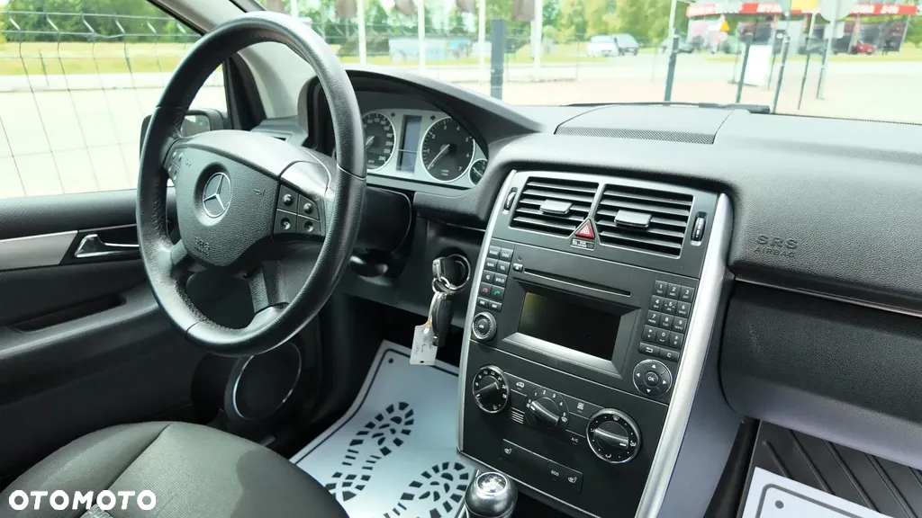 Mercedes-Benz Klasa B 180 BlueEffICIENCY - 37