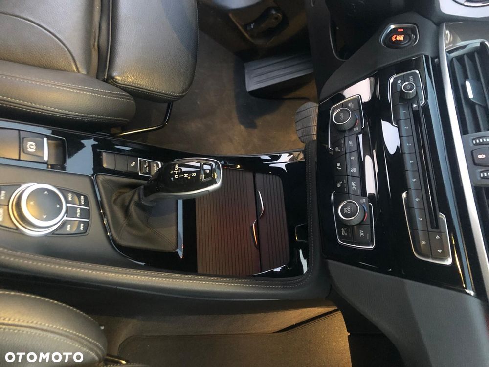 BMW X1 sDrive18d xLine - 14