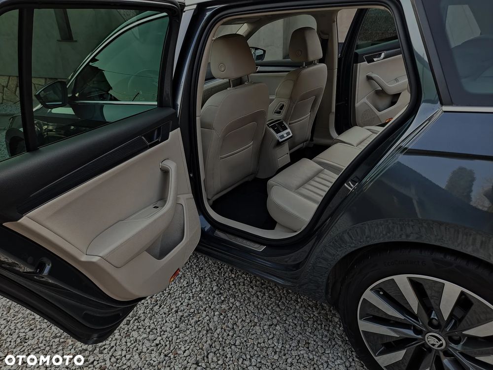 Skoda Superb Combi 2.0 TDI DSG Premium Edition - 21