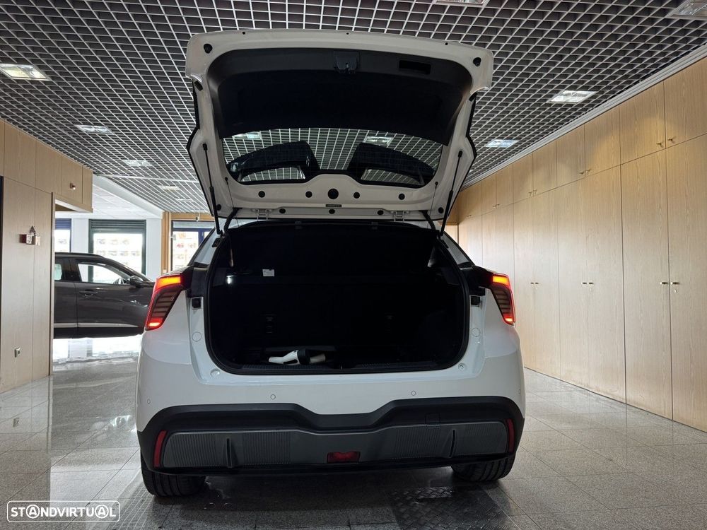 MG MG4 64 kWh Luxury - 15