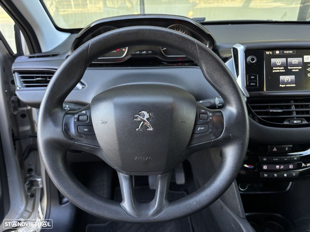Peugeot 208 1.6 BlueHDi - 11