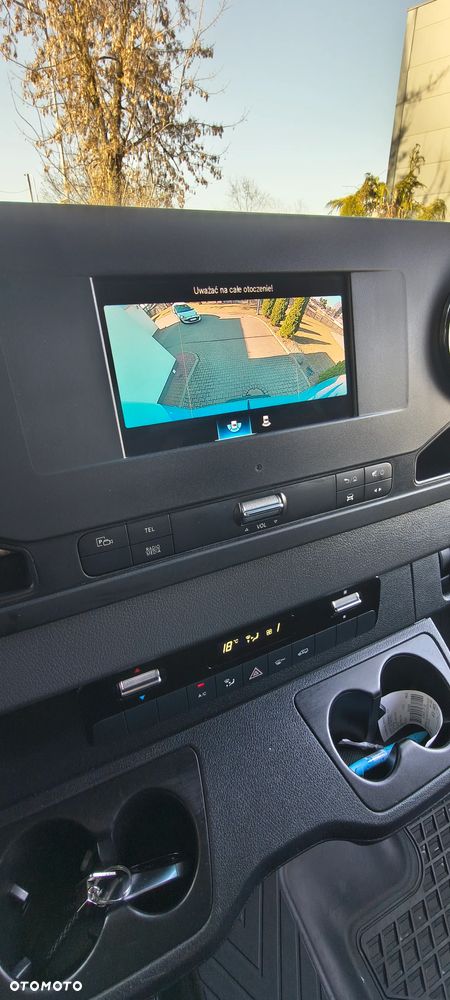 Mercedes-Benz Sprinter - 12