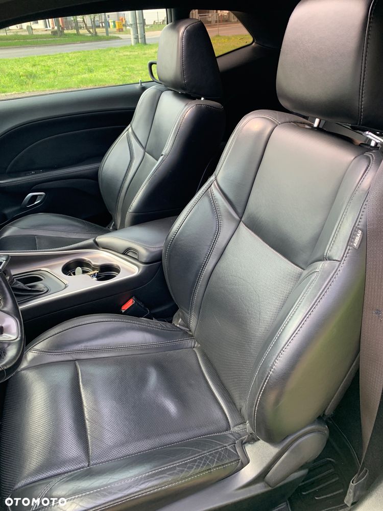 Dodge Challenger - 10