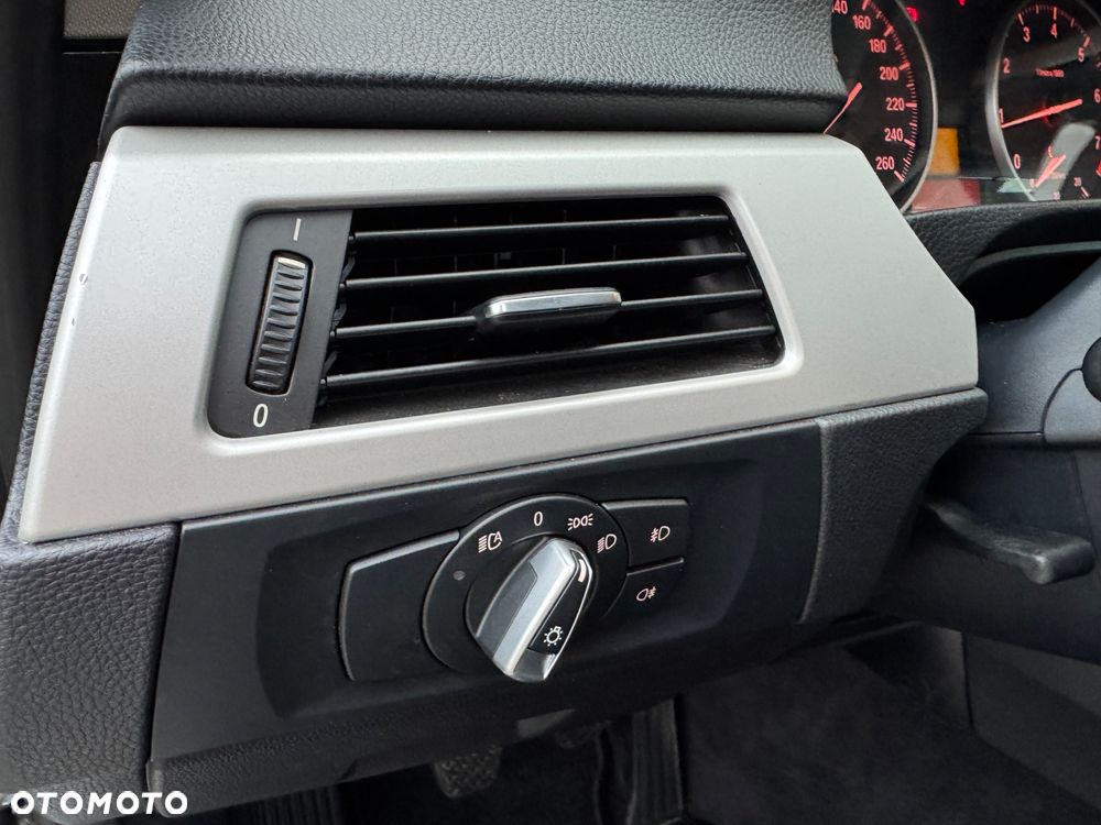 BMW Seria 3 320i Edition Sport - 14